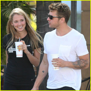 Ryan Phillippe Girlfriend