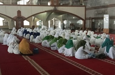 Majelis Taklim Perempuan Ikatan Persaudaran Haji Indonesia