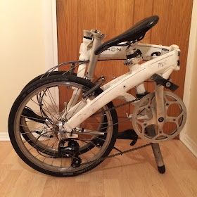 Folded dahon mu p8 pictured from the side