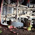 Caminhão carregado de melancias tomba na "Curva dos 5" em Brumado