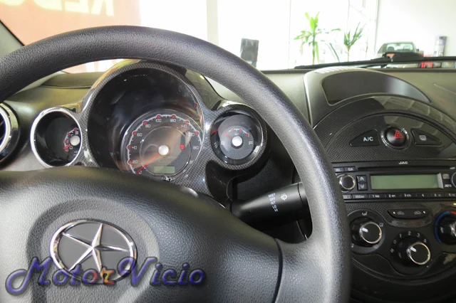 Interior do JAC J2