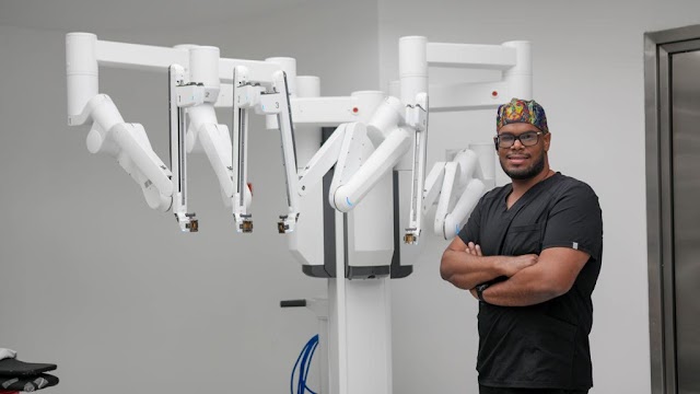 Realizan la primera cirugía bariátrica por robot en Santo Domingo
