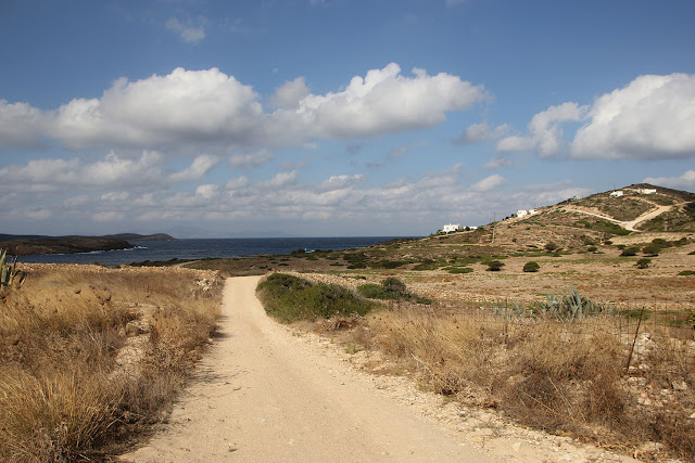 chemin de plage antiparos