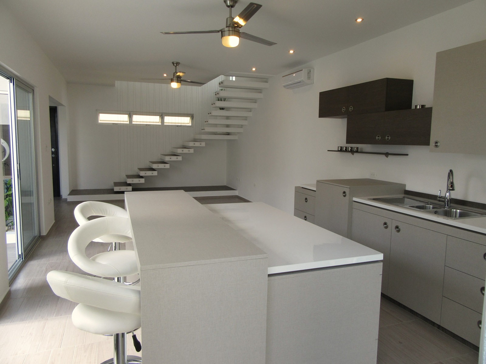 Modern house for sale Bambu Residential Playa del Carmen, close to Playacar