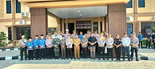 Apel Gabungan Gelar Pasukan Operasi Mantap Brata Krakatau 2023-2024 di Tulang Bawang Barat