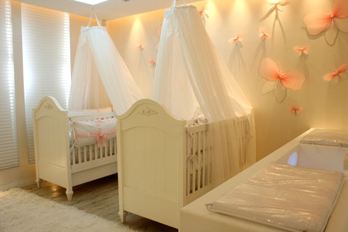 CUARTO PARA GEMELAS o DORMITORIOS PARA MELLIZAS BEBES via www.dormitorios.blogspot.com