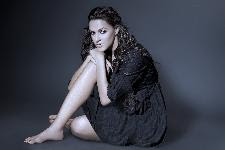 Neha Dhupia impresses the firangs