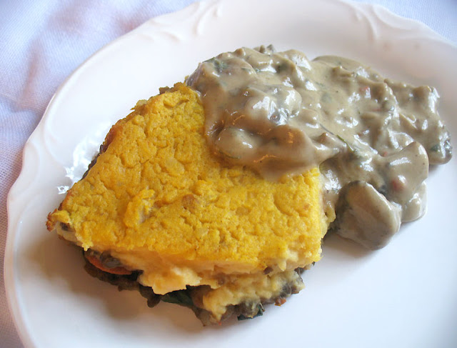 vegetarian shepherds pie with mushroom gravy