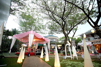 dekorasi pernikahan outdoor modern terbaru