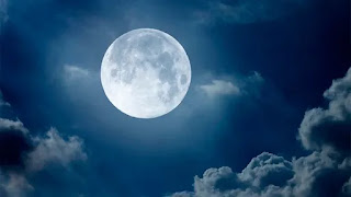 জ্যোৎস্না রাতে , moon in black blueish background