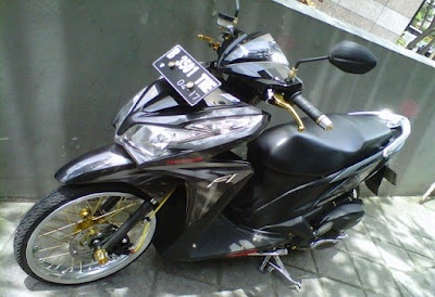 Gambar Modifikasi Motor Honda Beat Hitam Velg 17