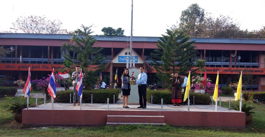 ต้อนรับครูใหม่ และยินดีกับนักเรียนชนะเลิศร้องเพลงฯ