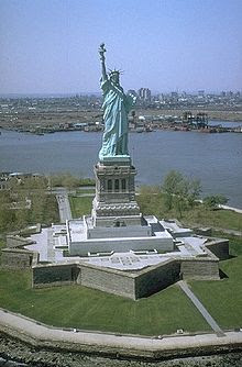 17 Juni 1885: Patung Liberty Tiba Di Kota New York [ www.BlogApaAja.com ]