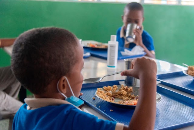 Atención a los directores y al Ministro de Educación, el almuerzo escolar es de muy mala calidad en el Municipio de Las Terrenas. 