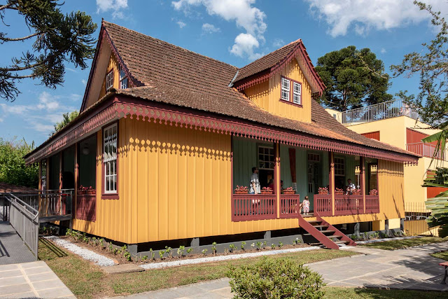 Casa Domingos Nascimento Sobrinho na Rua José de Alencar, sede da Superintendência no Paraná do IPHAN - Instituto Histórico e Artístico Nacional - lateral