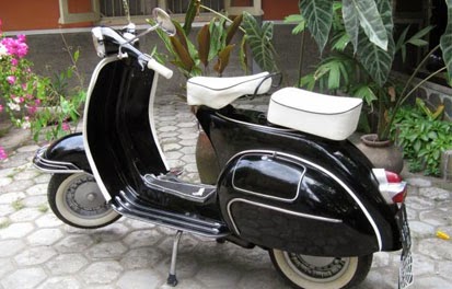 http://bengkelotomotif20.blogspot.com/2014/03/modifikasi-motor-vespa-terkeren-kumpulan-gambar-modifikasi-terbaru.html