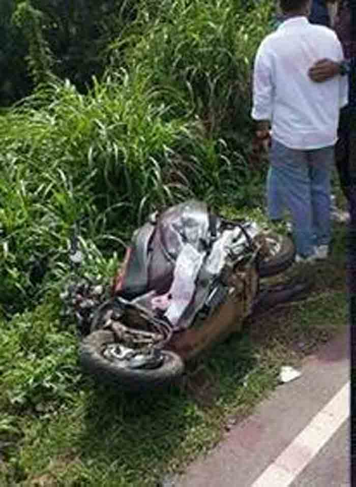 Youths Died In Bike Accident, Kannur, News, Accidental Death, Police, Dead Body, Hospital, Kerala.