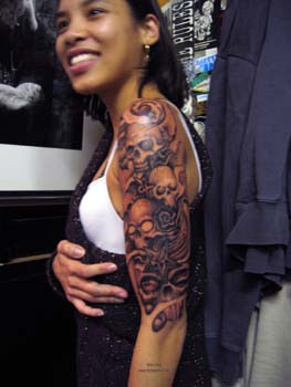 Women Shoulder Skull Tattoos Ideas 1