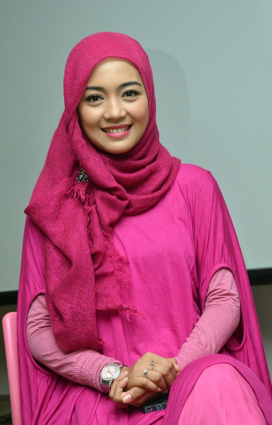 Daftar Artis Wanita Cantik Yang Memakai Hijab Dan Jilbab Indonesia