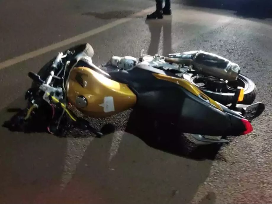 Motocicleta que Pedro Charles conduzia no momento do acidente fatal ©Adilson Domingos