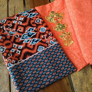 Kain Batik dan Embos 148 E Mega Mendung Orange