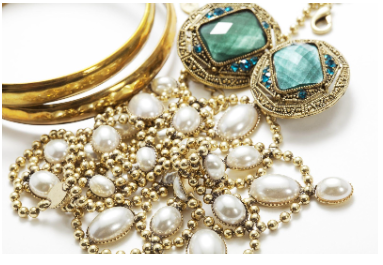 5 Vintage Jewelry Trends That Are Back in Style