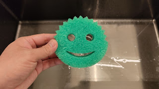 The Green color Scrub Daddy that I am using