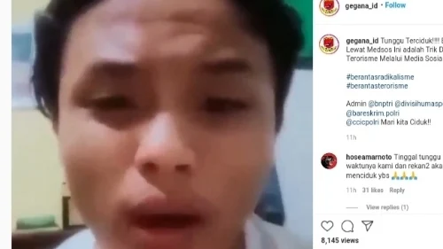 Viral, Pria Bela Munarman Sebut Densus 88 Bajingan.