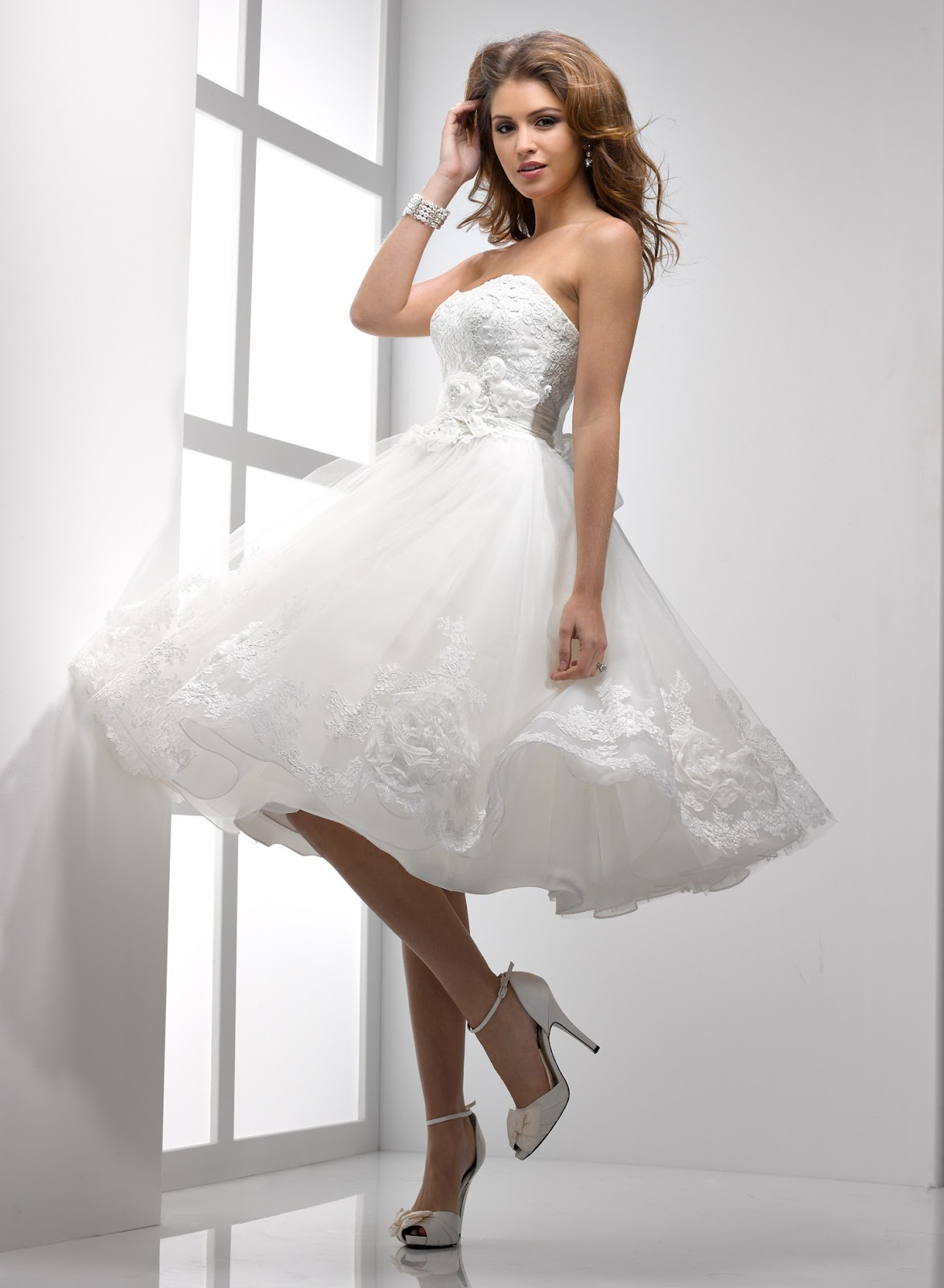 WhiteAzalea Ball Gowns: Short Lace Ball Gown Dresses