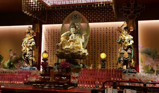 Templo y Museo de la Reliquia del Diente de Buda o Buddha Tooth Relic Temple and Museum, Chinatown, Singapur o Singapore.