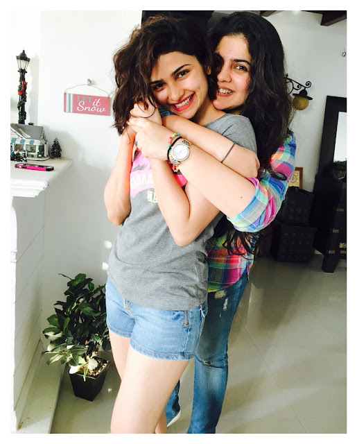 Prachi Desai with best friend Mehek Shetty in Christmas 2016 Mood