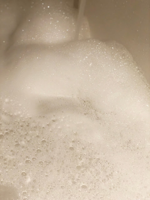 pena pri použití Avon Bubble Bath