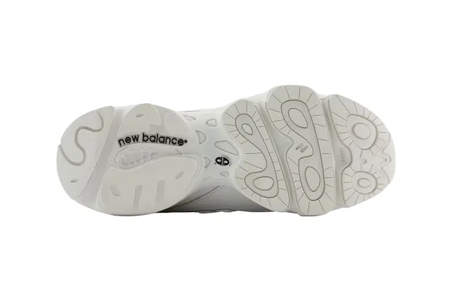 New Balance 1000 “Sea Salt” Brings Minimalist Elegance