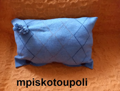 diy pillow from old sweater 8