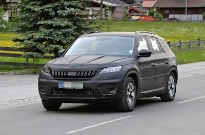 coming 2017 Skoda Kodiaq SUV testing front view Hd Pictures