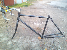 Rebuilding a Retro Raleigh Bicycle in Bulgaria