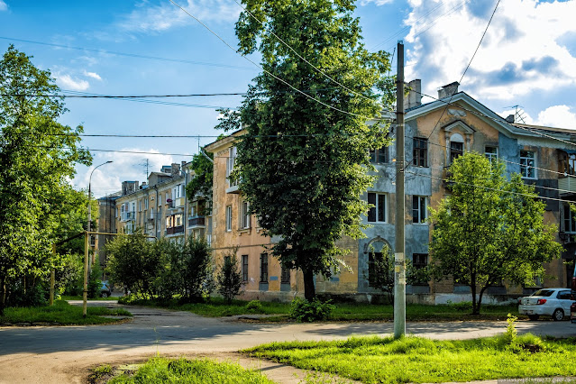 Старое обшарпанное здание