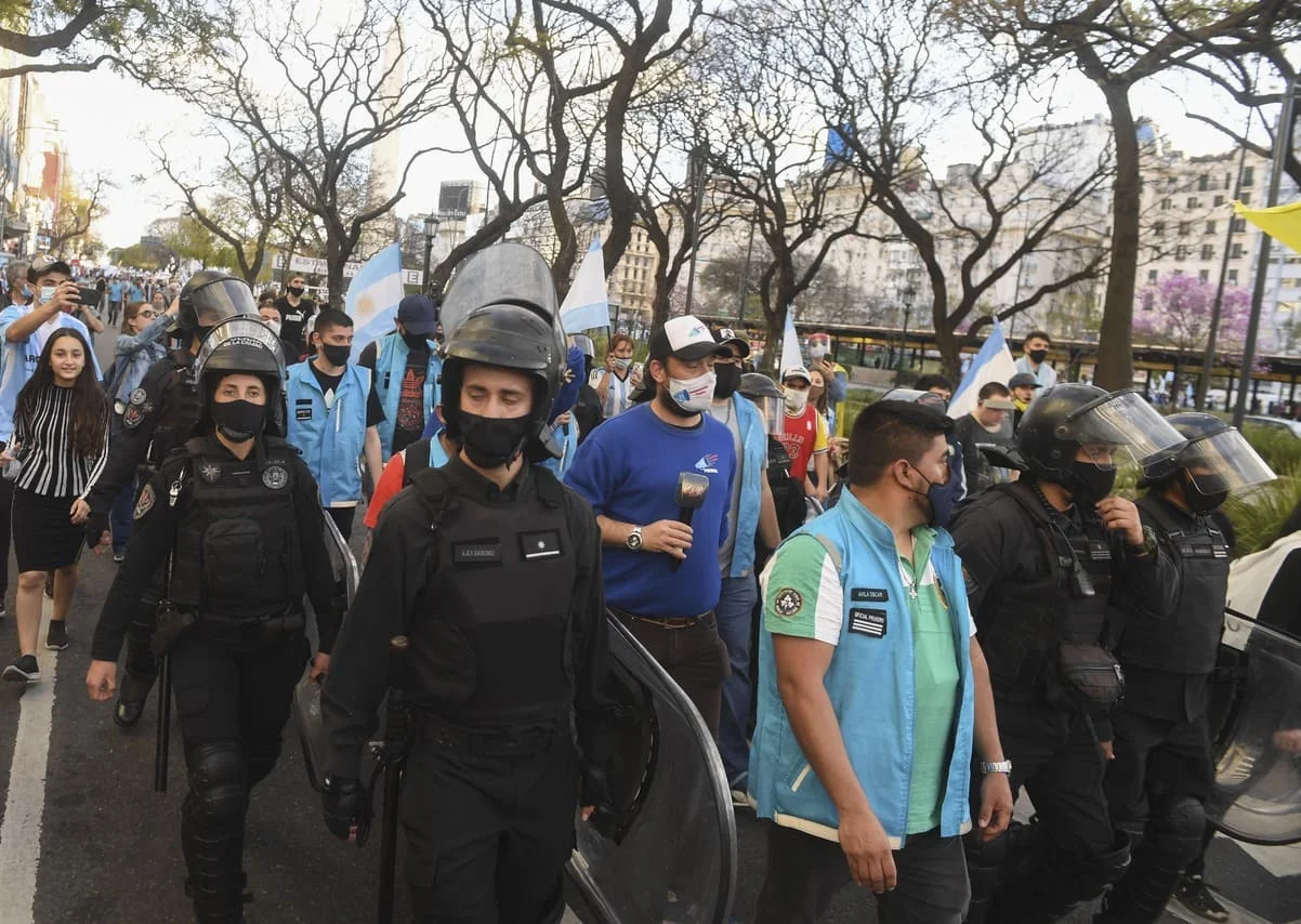 Protestas opositoras en el Obelisco y en ciudades del interior del país