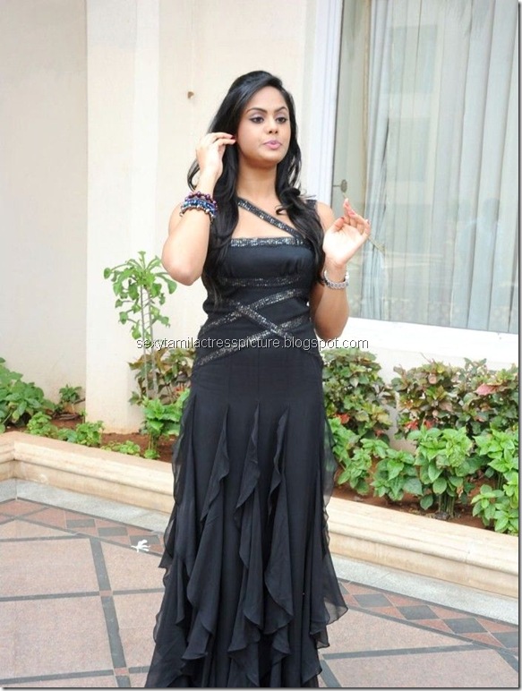 tamil_karthika_nair_photo