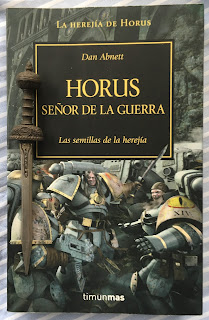 Portada del libro Horus, señor de la guerra, de Dan Abnett