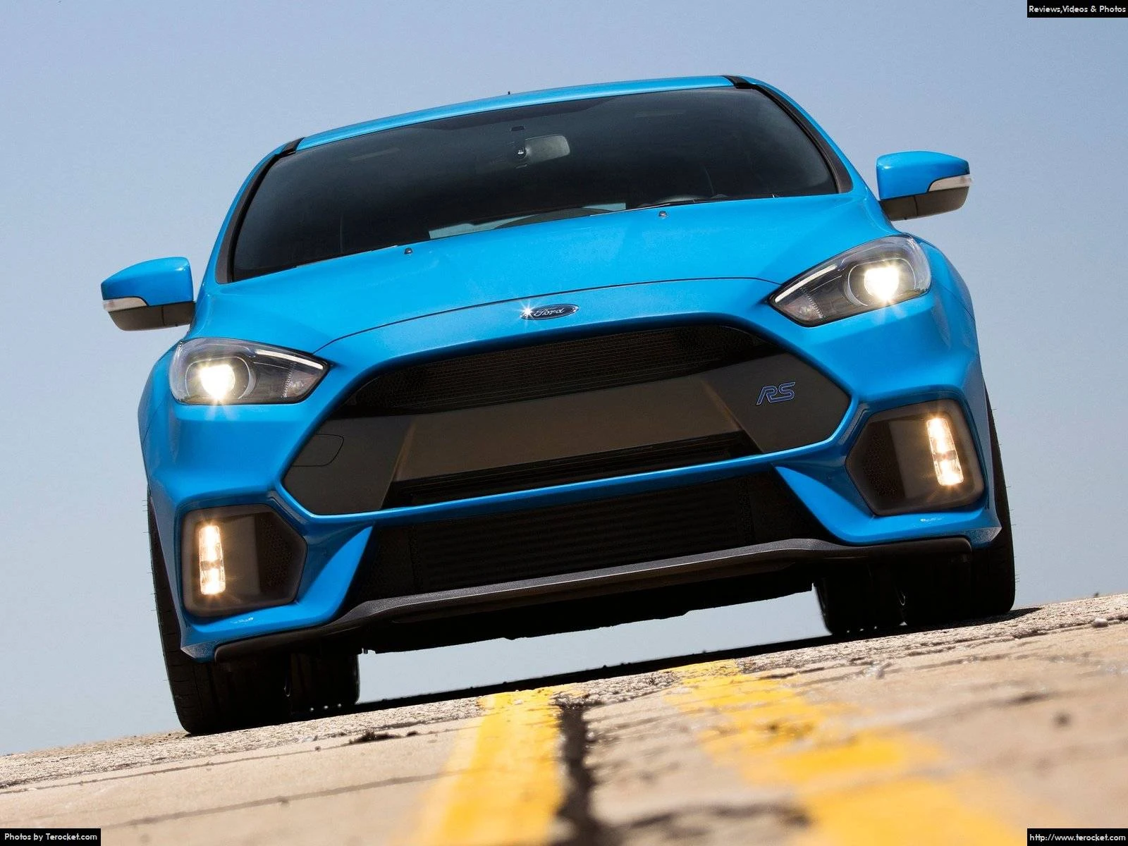 Hình ảnh xe ô tô Ford Focus RS 2016 & nội ngoại thất