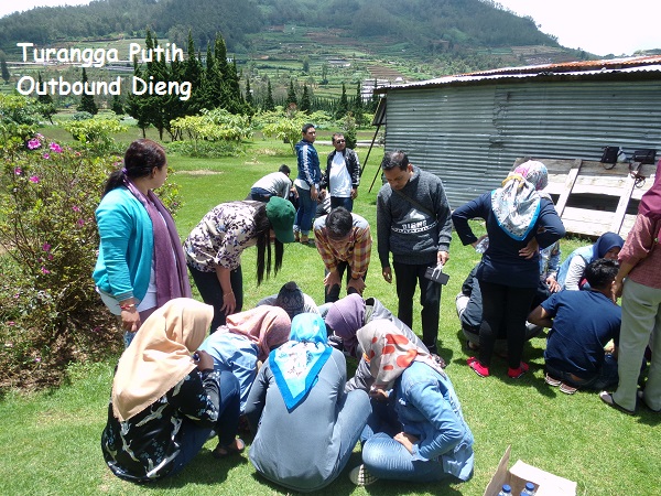 gambar turangga putih outbound dieng