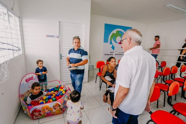 Cícero Lucena participa da entrega dos primeiros diagnósticos de autismo em crianças realizados pelo Município