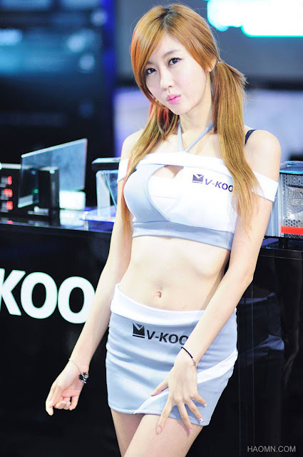 Beautiful model, Korean auto show, sexy model, korean model, umbrella girl, korean girl