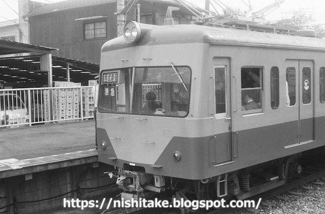 TR14A台車を履いた551系561Fのクモハ562。西武柳沢　1982.9.13-18