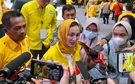 Aktris Wanda Hamidah Masuk Partai Golkar, Keluar NasDem Gegara Anies Baswedan?