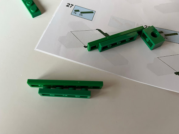 peças de lego verdes