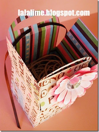 Gift-Box-with-Tags-prev-3-Barb-Derksen