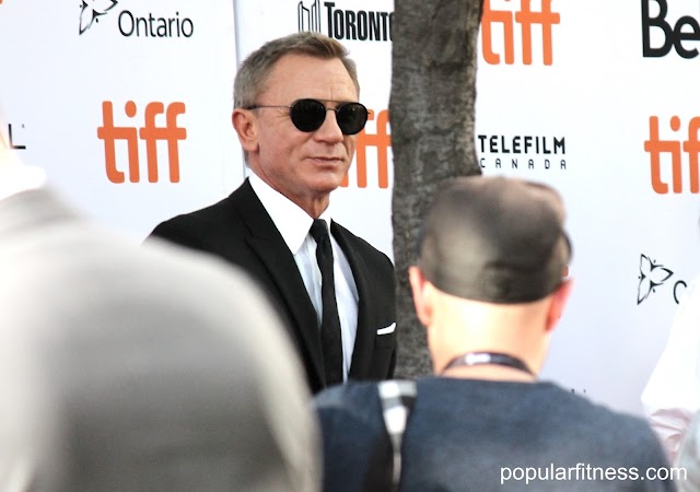 Daniel Craig looks unrecognizable as he ventures out in Venice with spouse Rachel Weisz