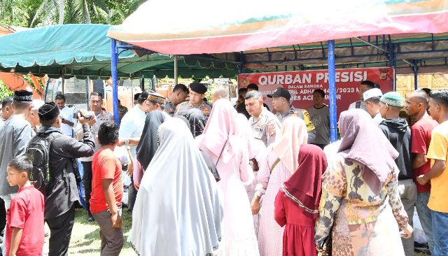 Qurban Presisi, Polres Aceh Timur Bagikan Daging Kepada Anak Yatim dan Warga Kurang Mampu
